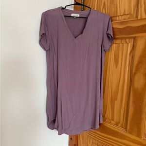Cloth & Stone Lavender V-Neck Short Sleeve Tee